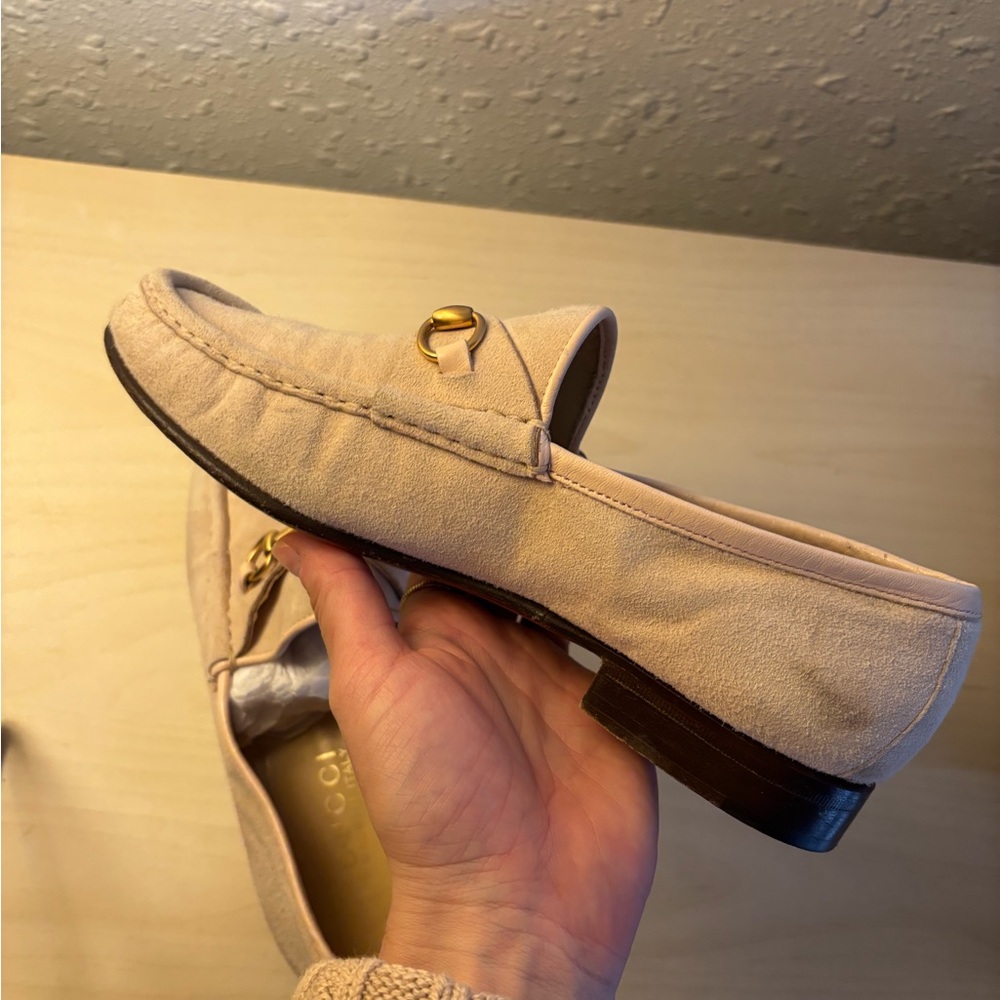 Gucci vintage pale pink Suede Loafers with Gold Horsebit Accent - Picture 9 of 9